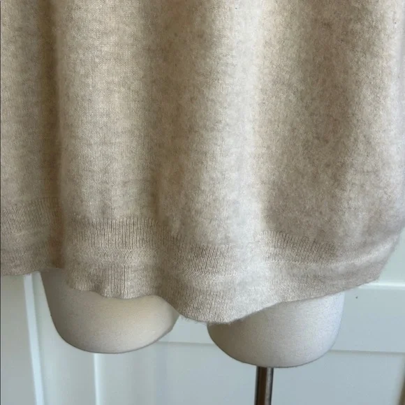 Boden/ Eva cream cashmere v neck Sweater - Picture 7 of 11